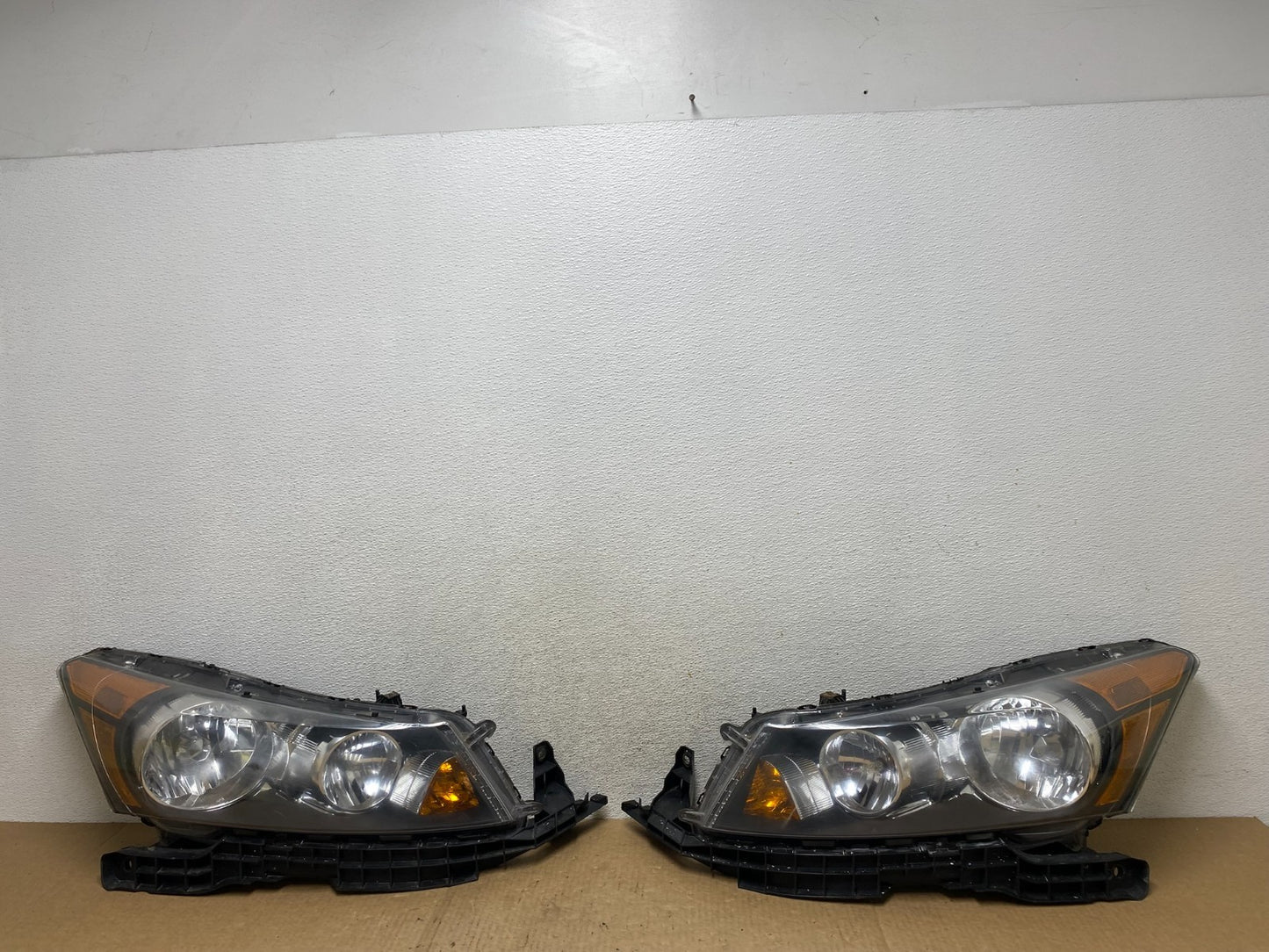 2008 to 2012 Honda Accord Sedan Left+Right Set Halogen Headlights AF9865 DW0