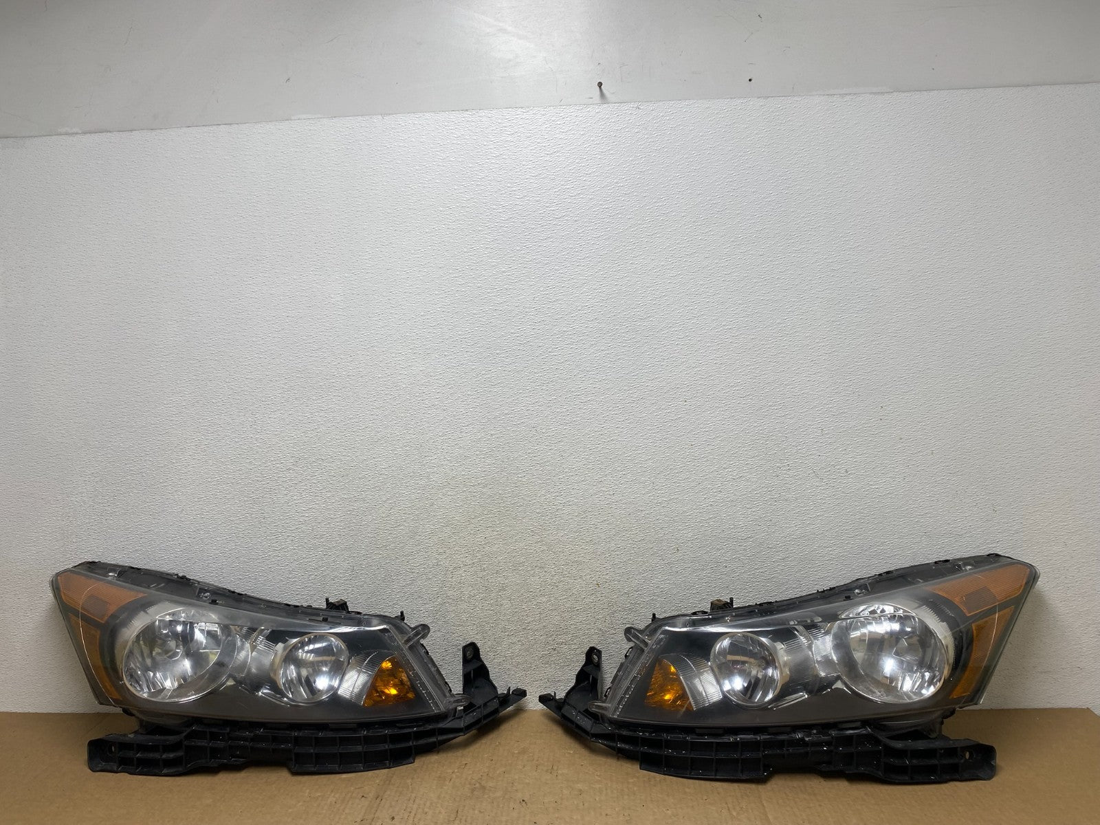 2008 to 2012 Honda Accord Sedan Left+Right Set Halogen Headlights AF9865 DW0