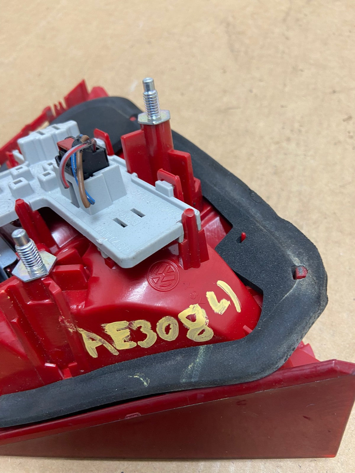 2012 to 2015 Volkswagen Passat Right Passenger Tail light inner AE3084 LK6