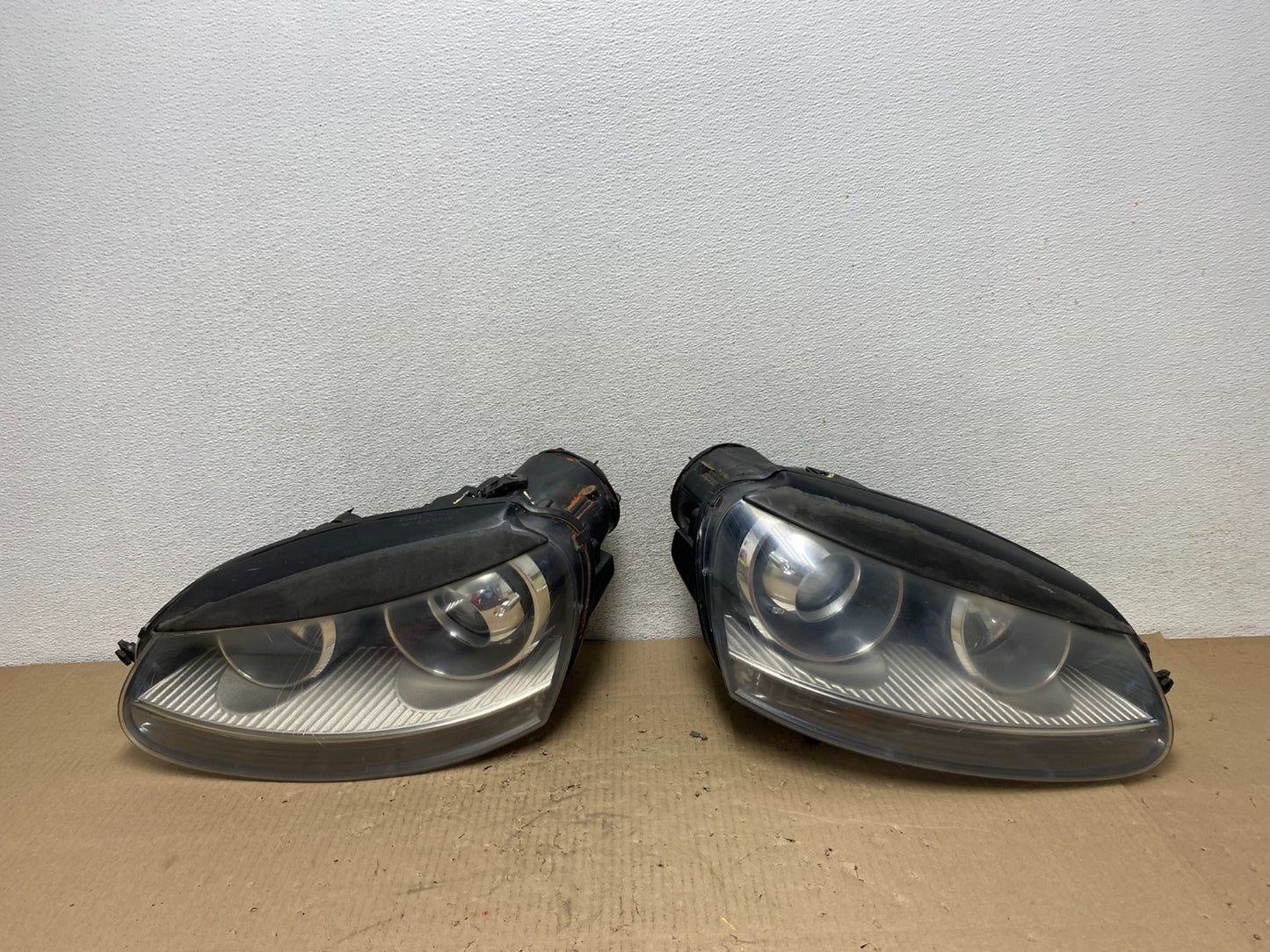 2006 to 2009 Volkswagen Jetta Golf Left+Right HID Xenon Headlights AG6530 DW0