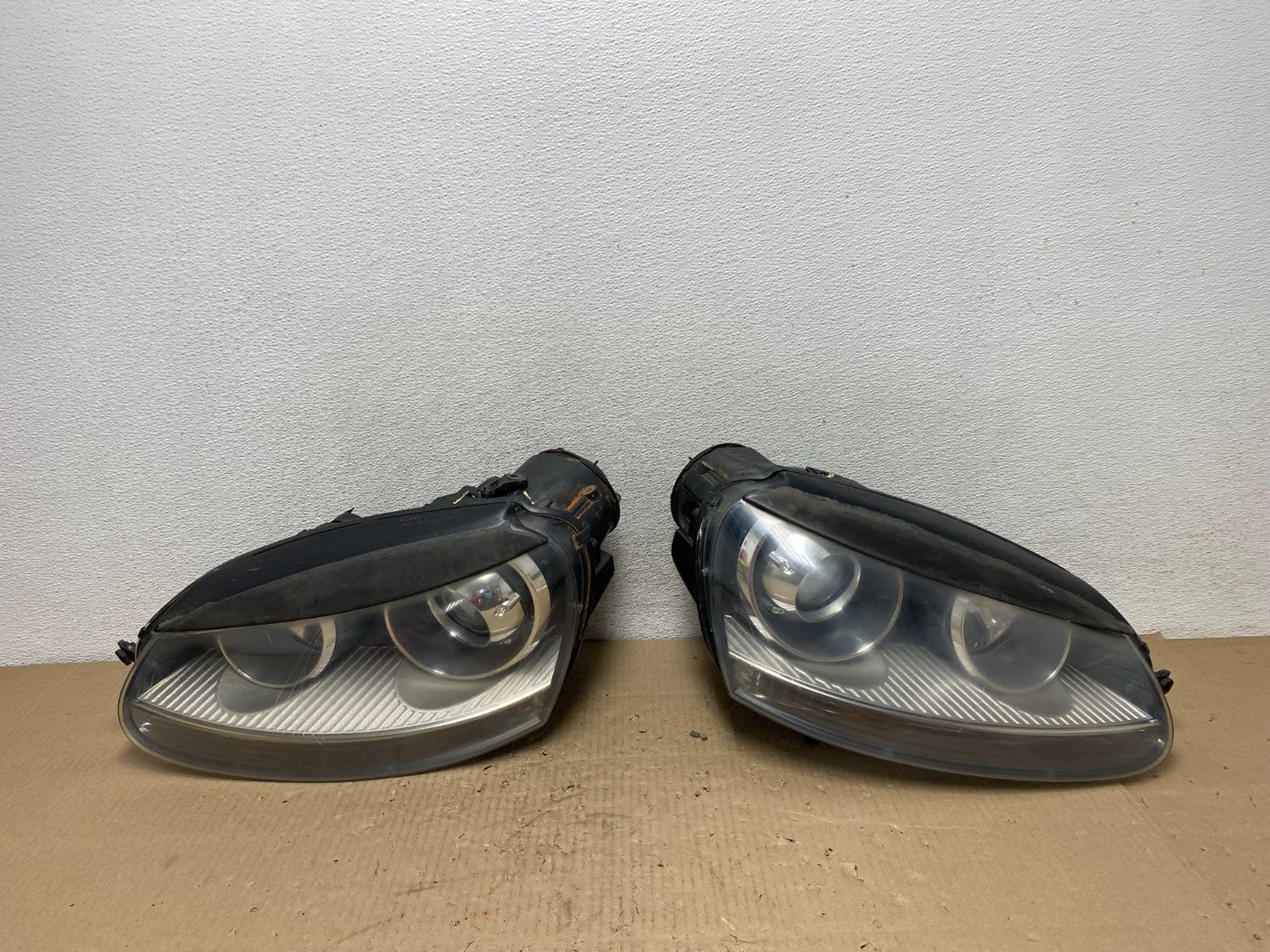 2006 to 2009 Volkswagen Jetta Golf Left+Right HID Xenon Headlights AG6530 DW0