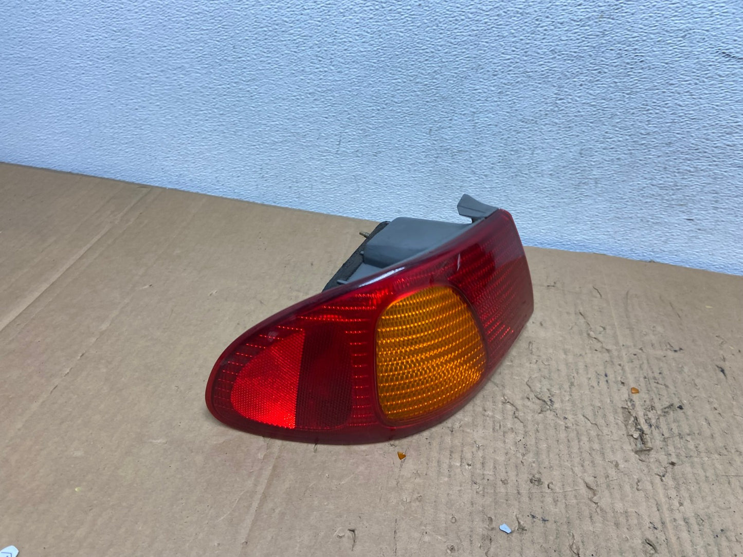 1998 1999 2000 Toyota Corolla Left Driver Lh Side Tail light AD2377 LK2