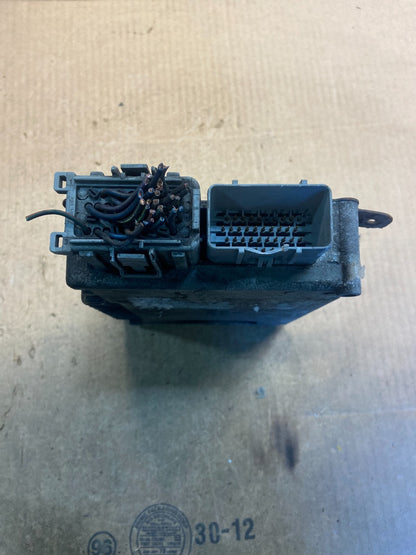 2001 Dodge Caravan Engine Computer Control ECM ECU p04727040aa Z8612 DG3