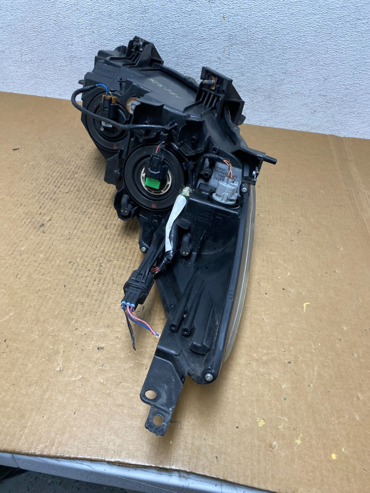 2010 - 2013 Mazda 3 Halogen Left Driver Halogen Headlight AE0375 DW8