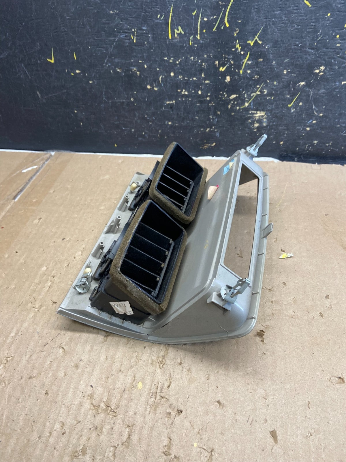 2008 to 2012 Ford Escape Center Dash Air Vent Panel Bezel Trim ab2254 DG5