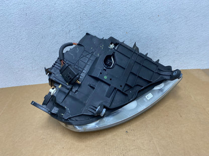 2004 to 2007 Volkswagen Touareg Left Driver Halogen Headlight AE2938 DW10