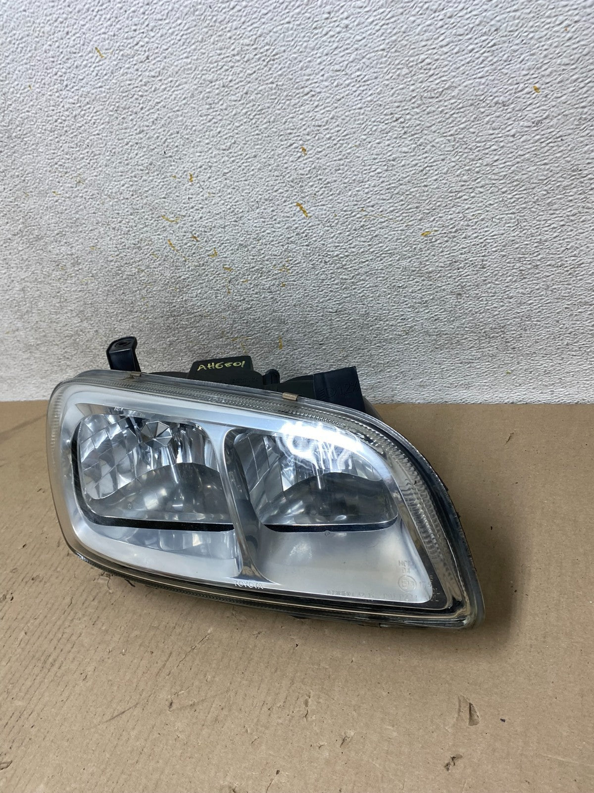 1996 - 2000 Toyota Rav4 Right Passenger RH Side Headlight Halogen AH6801 DW2