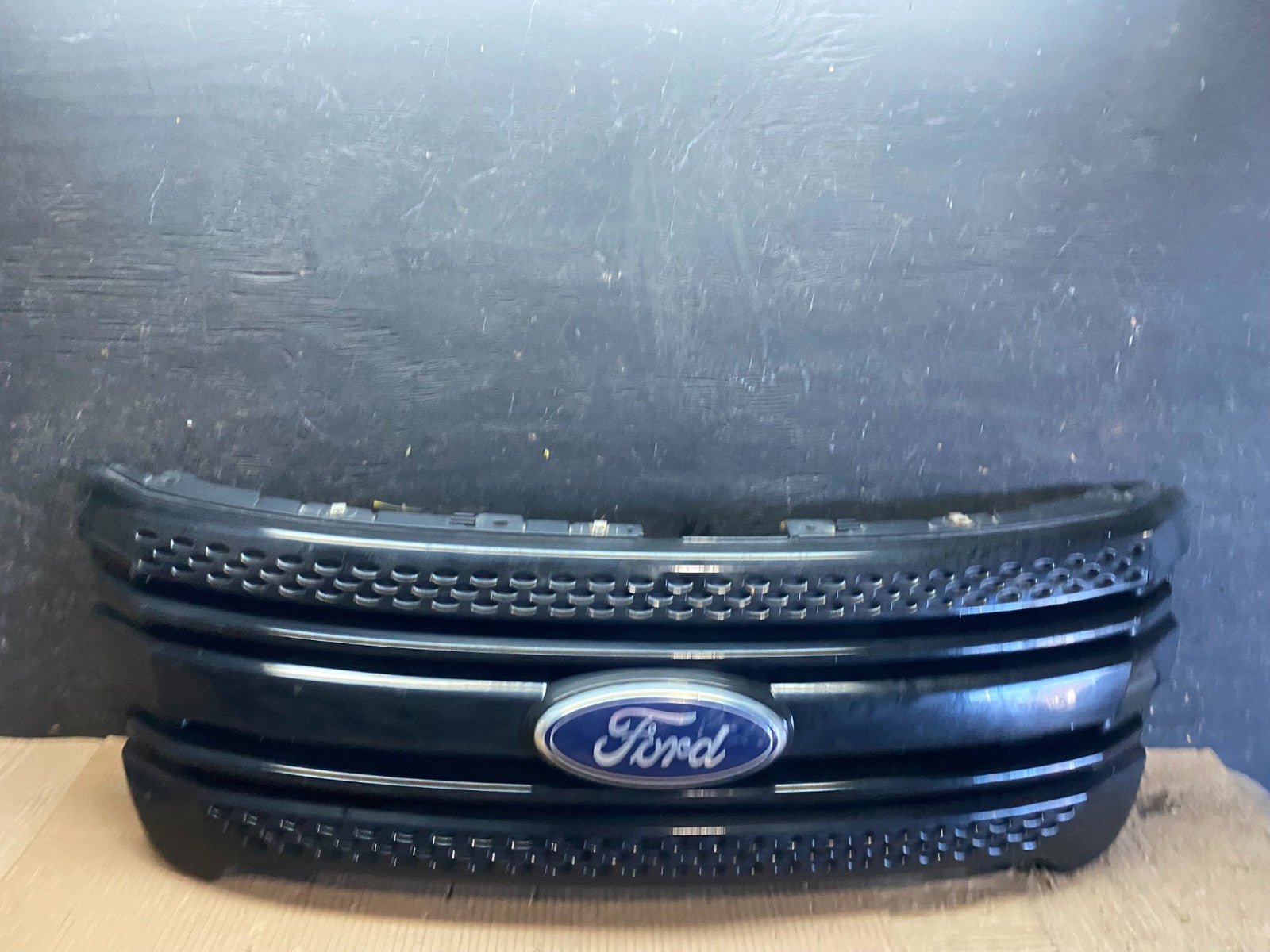 2011 to 2015 Ford Explorer Upper Front Grill Grille Oem W5732 DG0