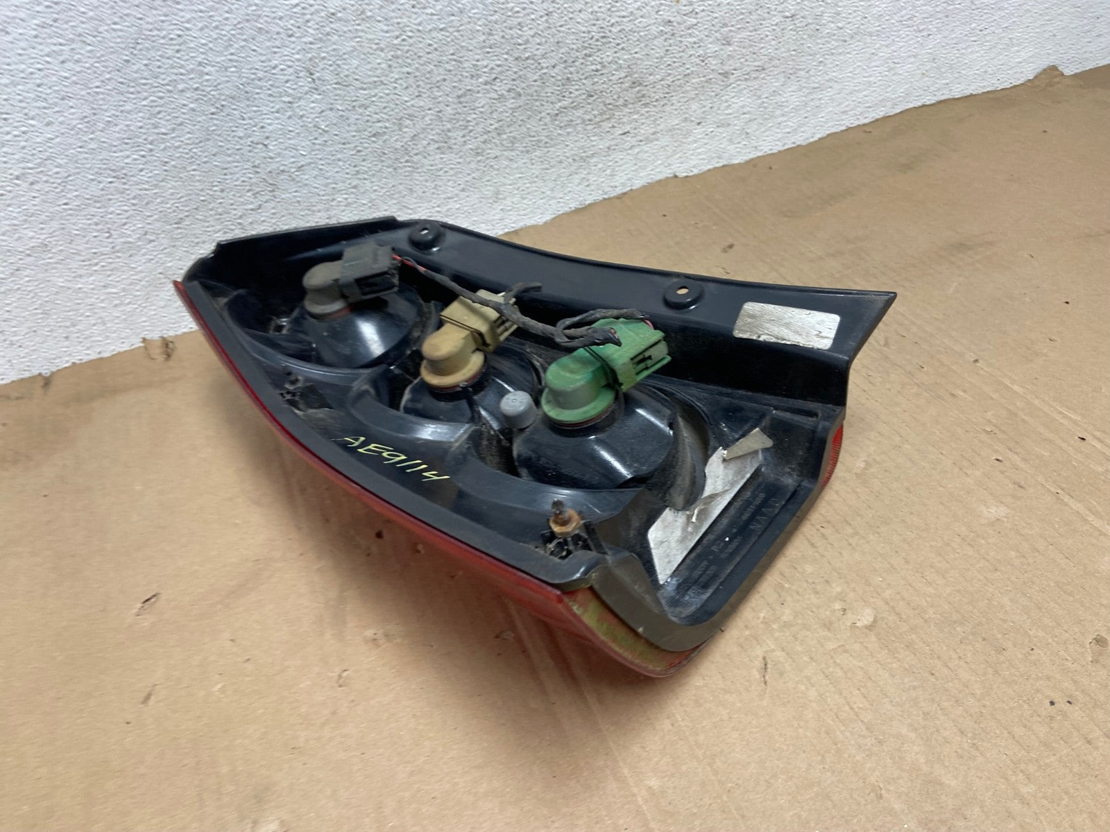 2005 2006 Mazda Tribute Right Passenger Rh Tail Light AE9114 LK6