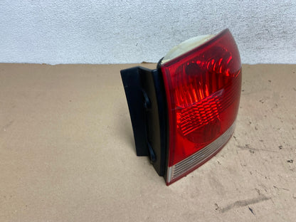 2004-2007 Volkswagen Touareg Right Passenger Side Rh Tail Light AG4186 LK2