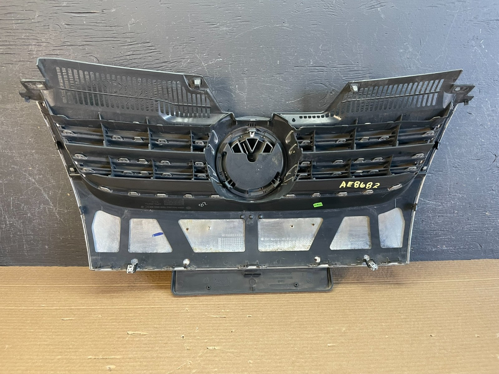 2005-2010 Volkswagen Jetta Front Upper Grille Grill Chrome ae8682 DG3