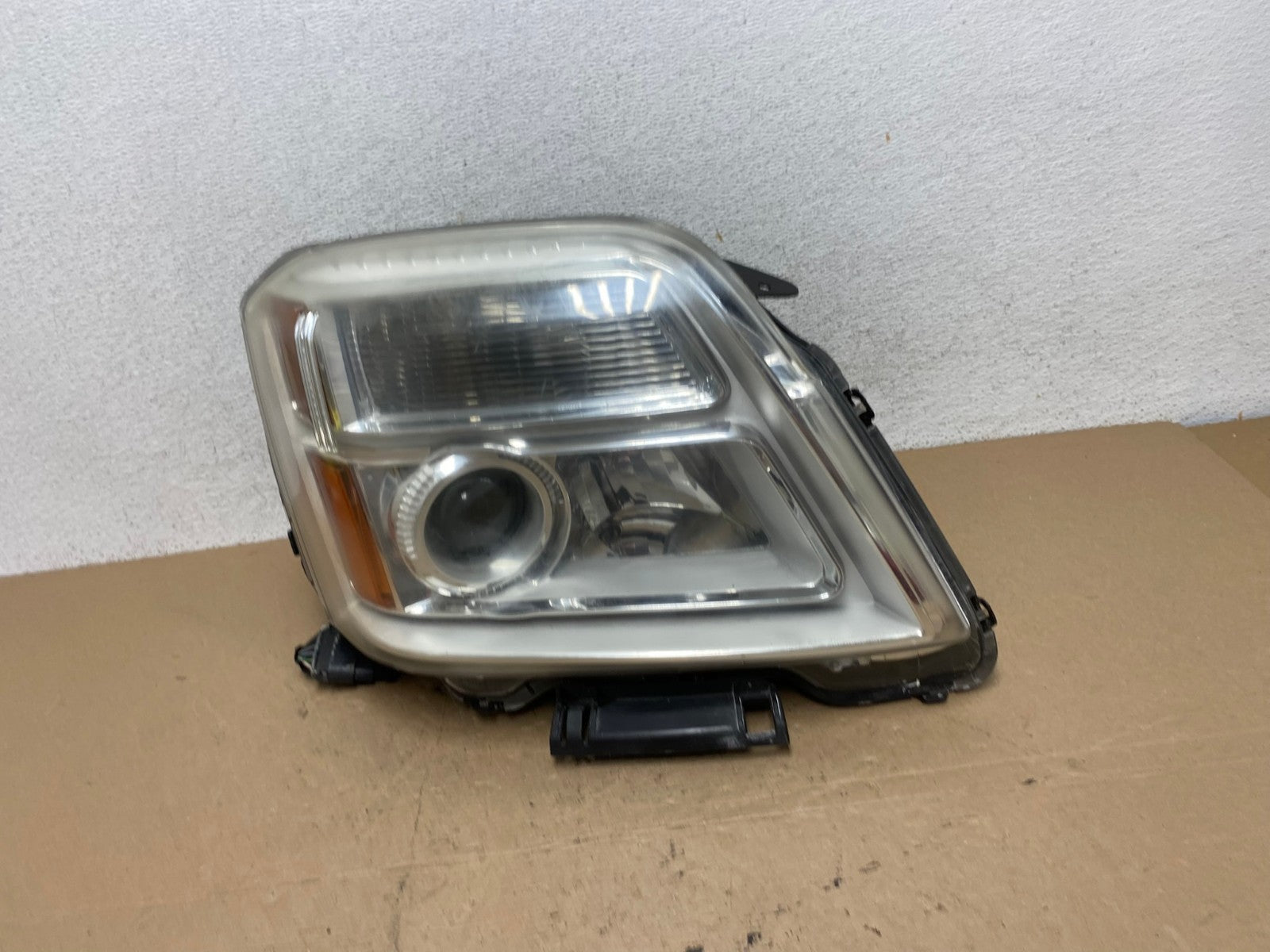 2010 to 2015 GMC Terrain Halogen Passenger Right Rh Side Headlight AF4572 LK0