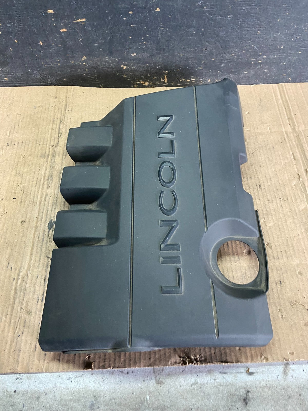 2009 to 2012 Lincoln MKS 3.7L Engine Motor Cover p8488 DG3