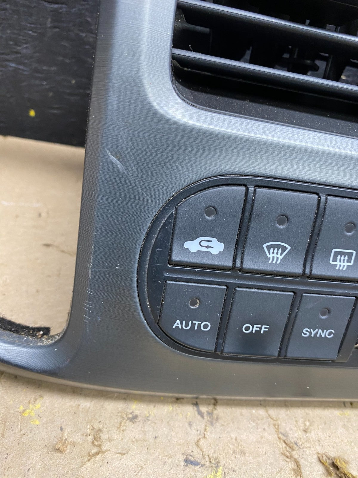 2005 to 2010 Honda Odyssey Radio Climate Control Dash Trim Bezel U5794 DG1