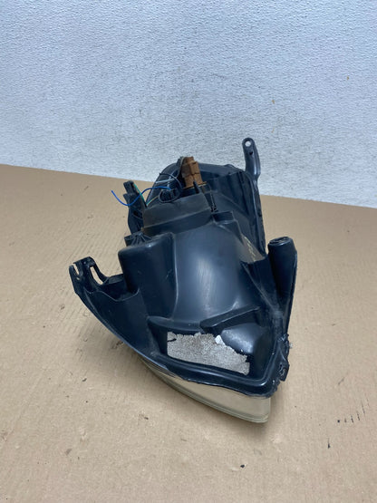 2005 - 2006 Mazda Tribute Right Passenger Rh Headlight AE7224 DW8