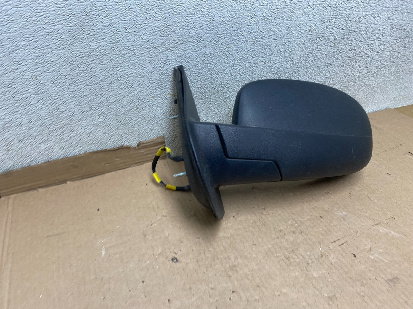 2007 to 2014 GMC Sierra Left Driver Side View Door Mirror U8450 DG2