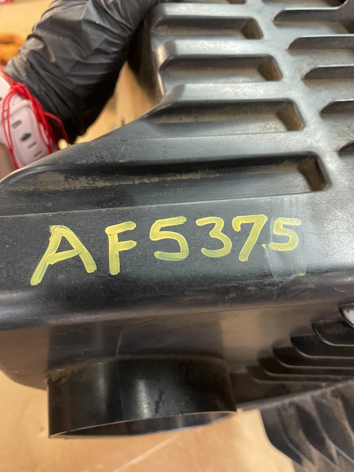 2011 to 2016 Ford F-250 F350 Air Intake Cleaner Box Coolant Bottle af5375 DG8