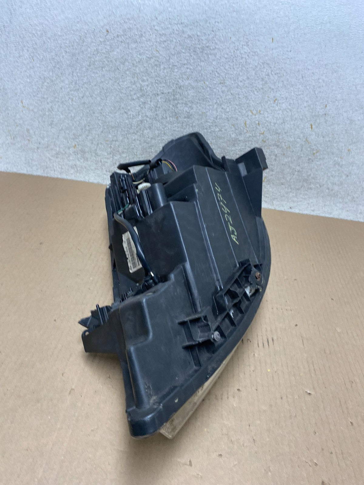 2008 to 2012 Nissan Versa Headlight Right Passenger Rh Side AJ2474 DW10