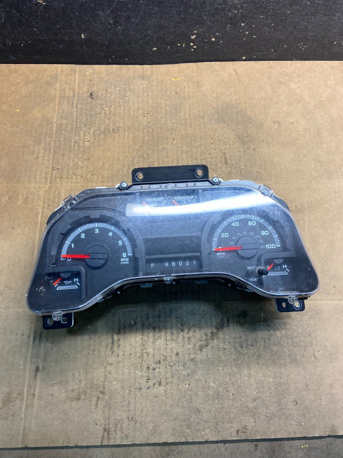 2014 Ford E150 E250 E350 VAN Gauge Speedometer Cluster OEM y3775  DG3