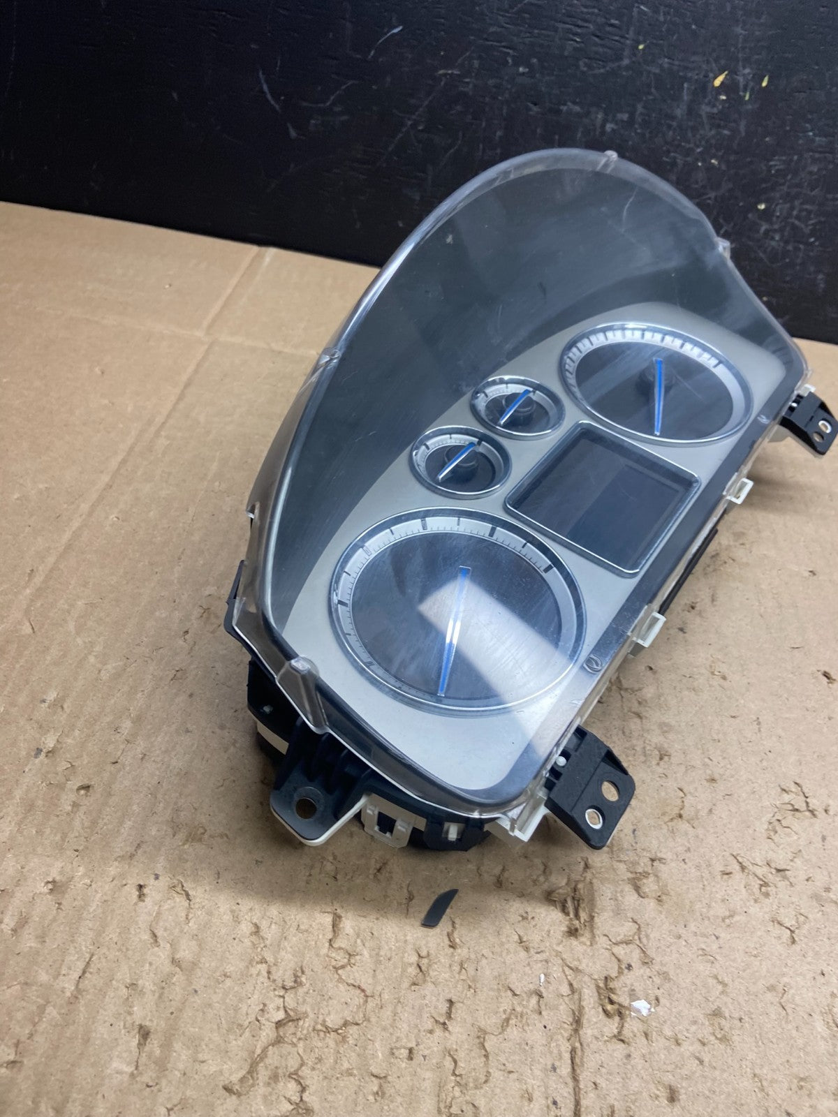 2013 to 2014 Cadillac Escalade Instrument Speedometer Cluster Gauge ab9756 DG2