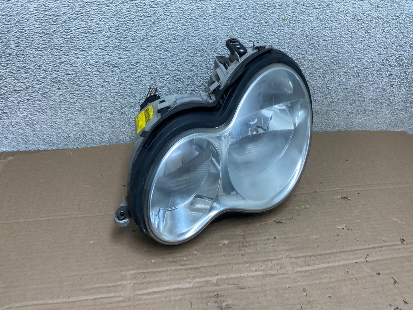 2005 to 2007 Mercedes-Benz C-Class Left Driver LH Side Headlight OEM AB1355 DW2