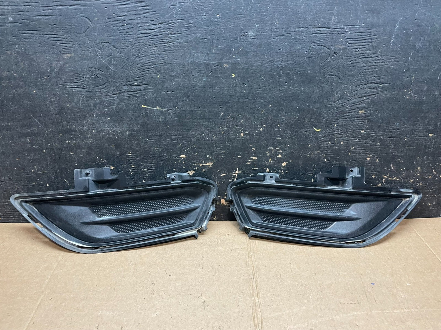 2013-2016 Ford Fusion Front Bumper Left+Right Bumper Cover Bezel Trim z5747 DG0