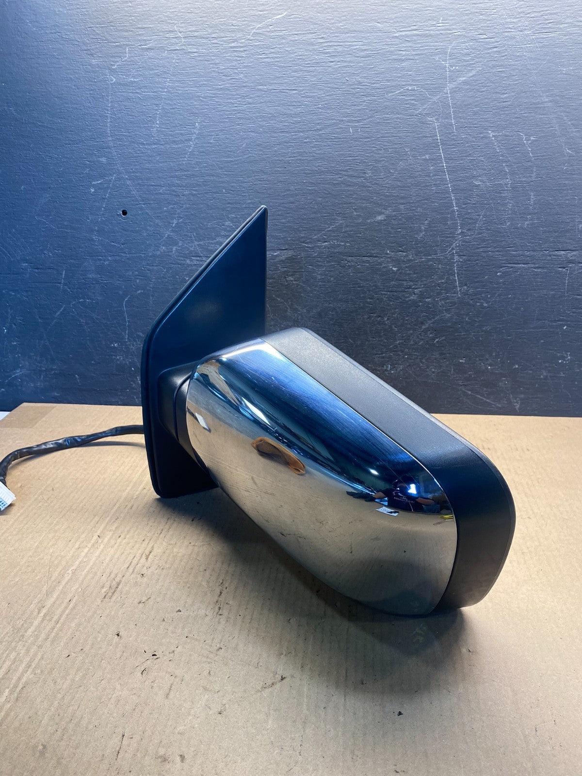 2008 to 2015 Nissan Armada Left Driver Side Turn Signal Mirror AE6366 DW2