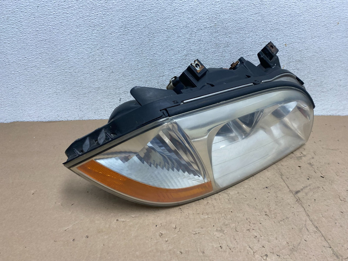 2001 to 2003 Acura MDX Passenger Right RH Headlight AG5653 DW2