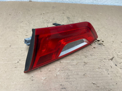 2016 - 2019 Chevrolet Malibu Right Passenger RH Inner Tail Light AI1045 DW2