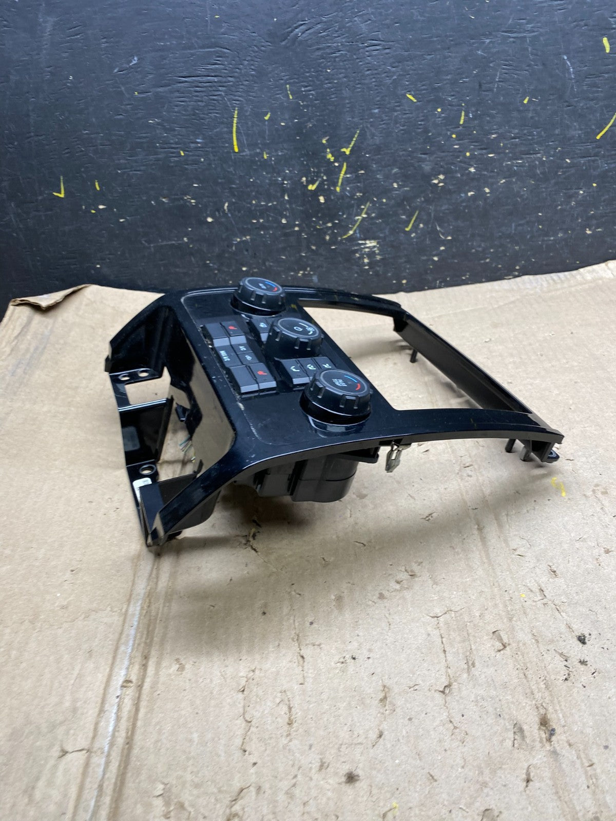 2010 to 2012 Ford Escape Ac Heater Climate Control Radio Bezel Trim Oem x5853 DG2