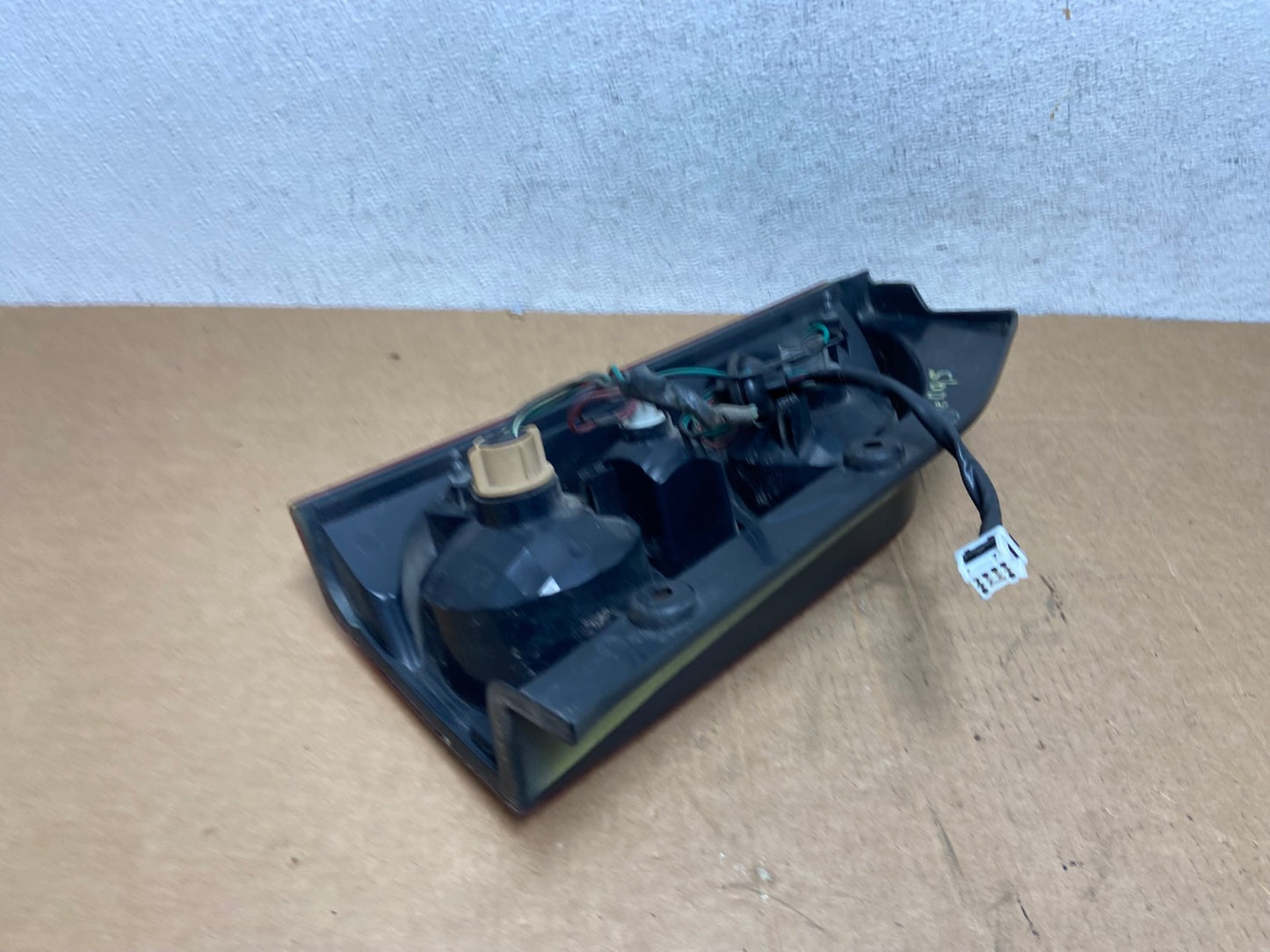 2005 to 2015 Nissan Xterra Right Passenger Rh Side Tail light AD6095 LK4