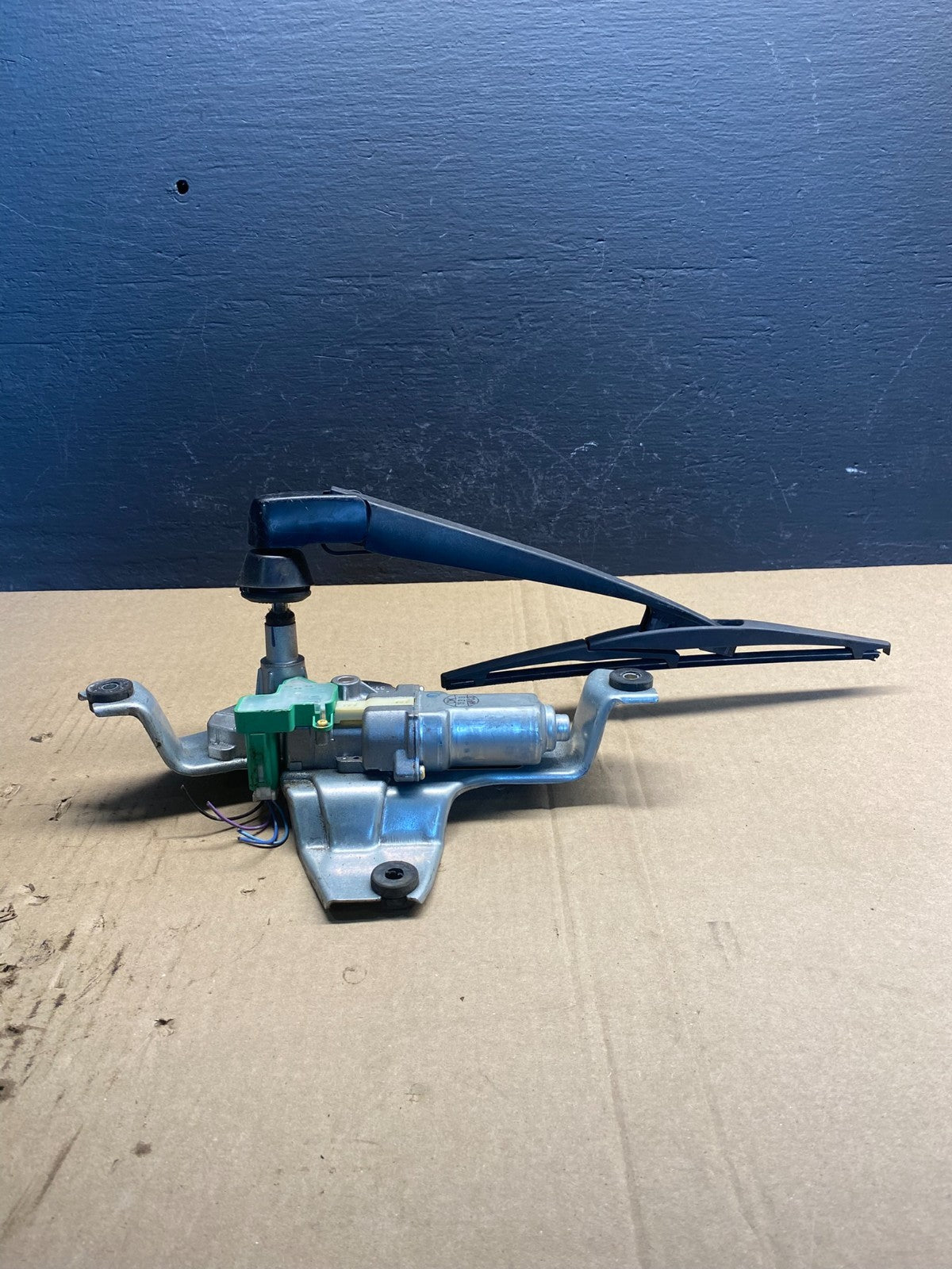 2007 to 2013 Mitsubishi Outlander Rear Windshield Wiper Motor ac0949 DG2