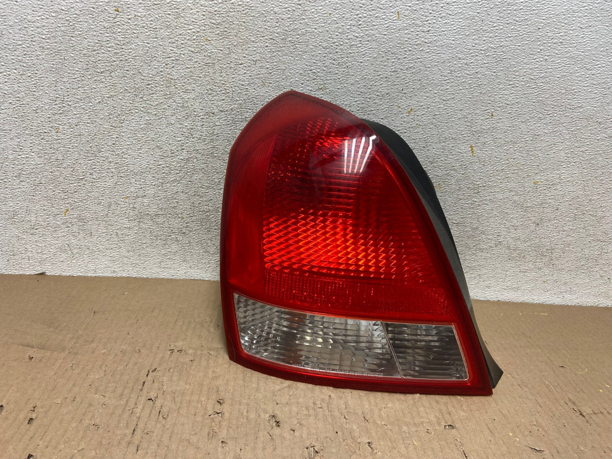 2001-2003 Sedan Hyundai Elantra Left Driver Lh Side Tail Light AH5939 LK0