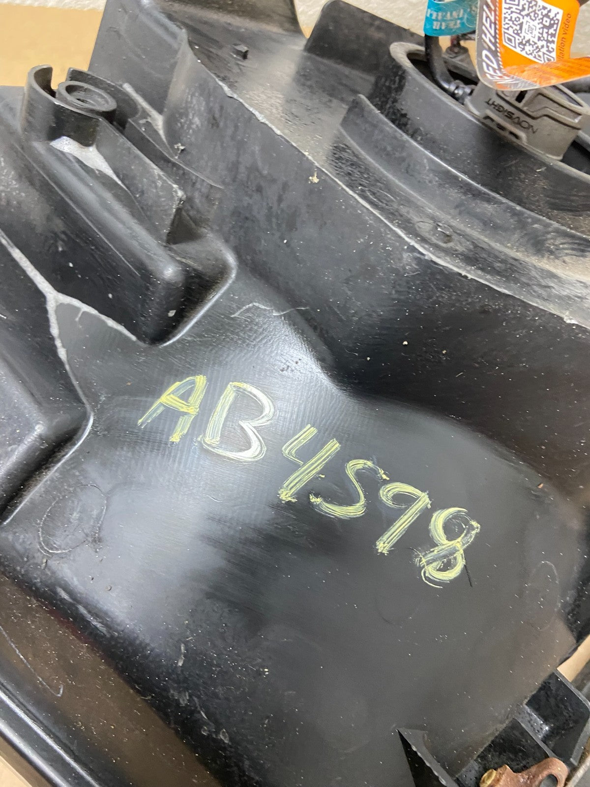 2003 to 2006 Honda Element Left Driver Lh Side Headlight AB4598 DW10