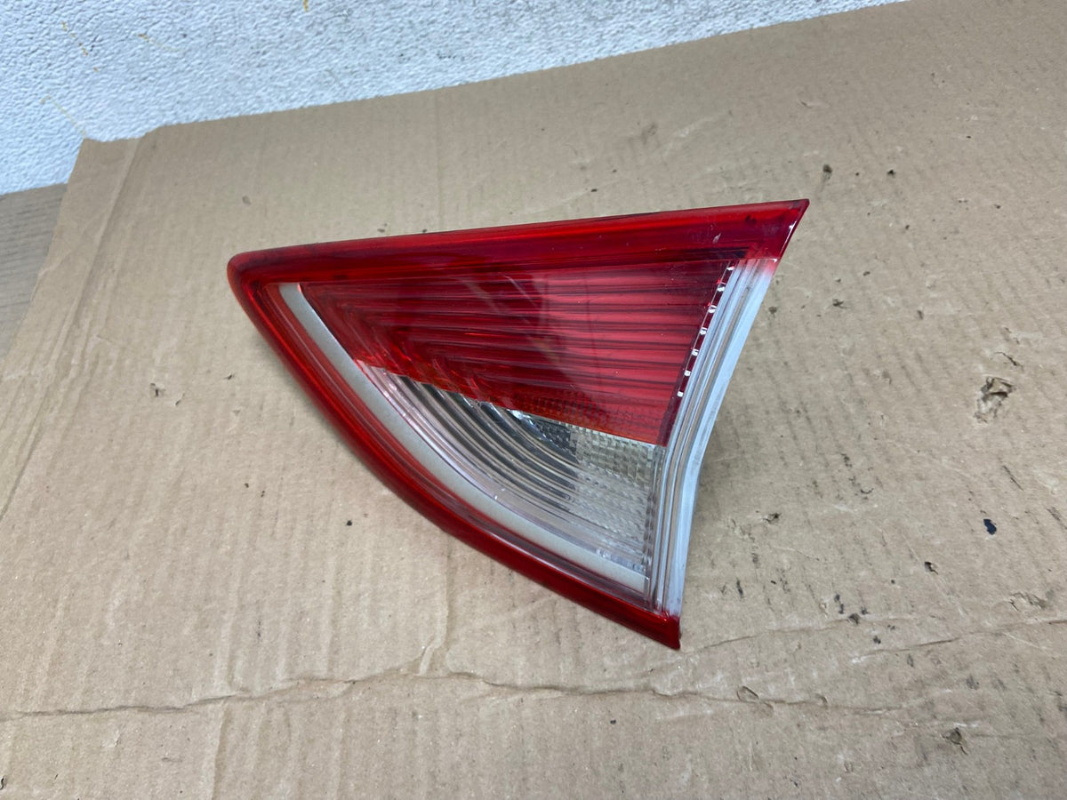 2013 to 2016 Ford Escape Right Passenger RH Side Inner Tail Light AI1218 LK1