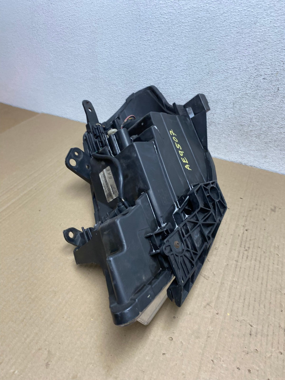 2008 to 2012 Nissan Versa Headlight Right Passenger Rh Side AE9507 LK8