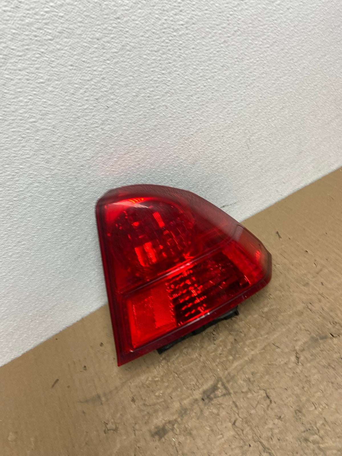 2003 2004 2005 Honda Civic Sedan Right Passenger Side Tail Light AC0311 LK2