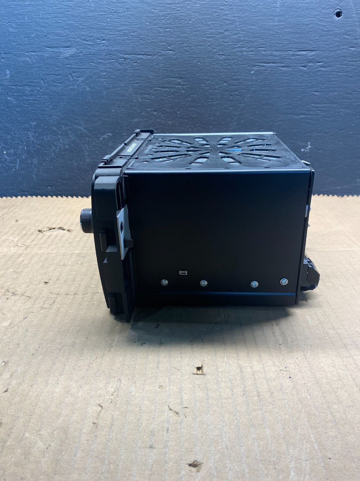 2015 2016 2017 GMC Acadia Radio Display Screen AM/FM AUX AC7907 DG1
