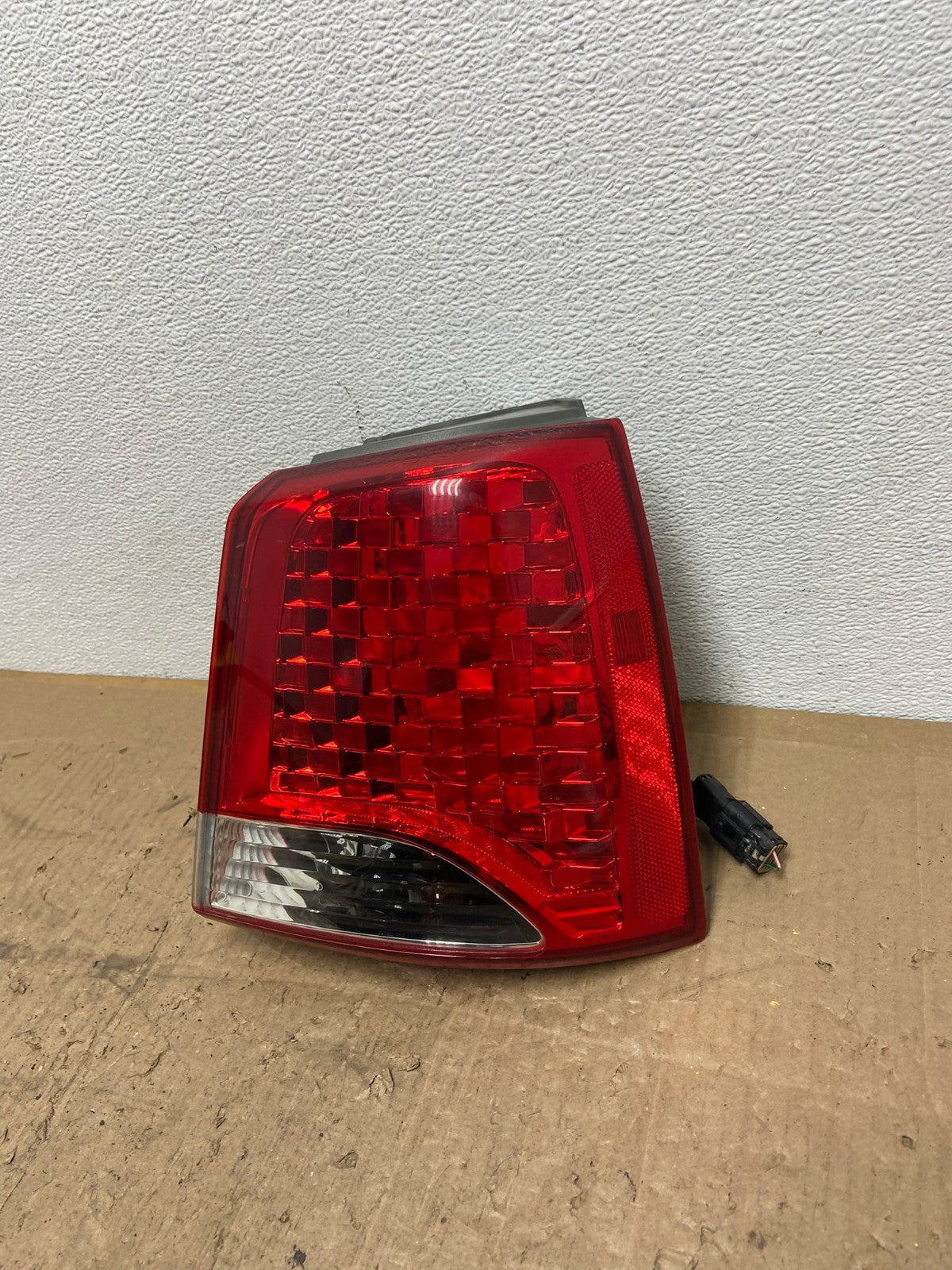 2011 to 2013 Kia Sorento Right Passenger RH Side Tail Light Oem AC0189 LK1