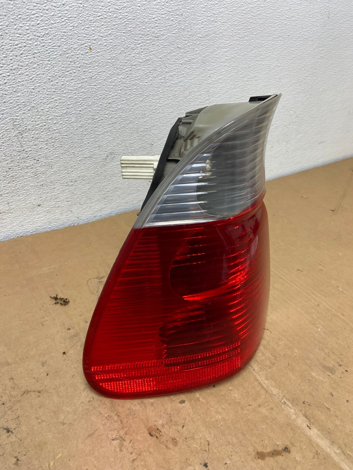 2004 2005 2006 BMW E53 X5 Left Driver Lh Side Tail Light AD1191 LK2