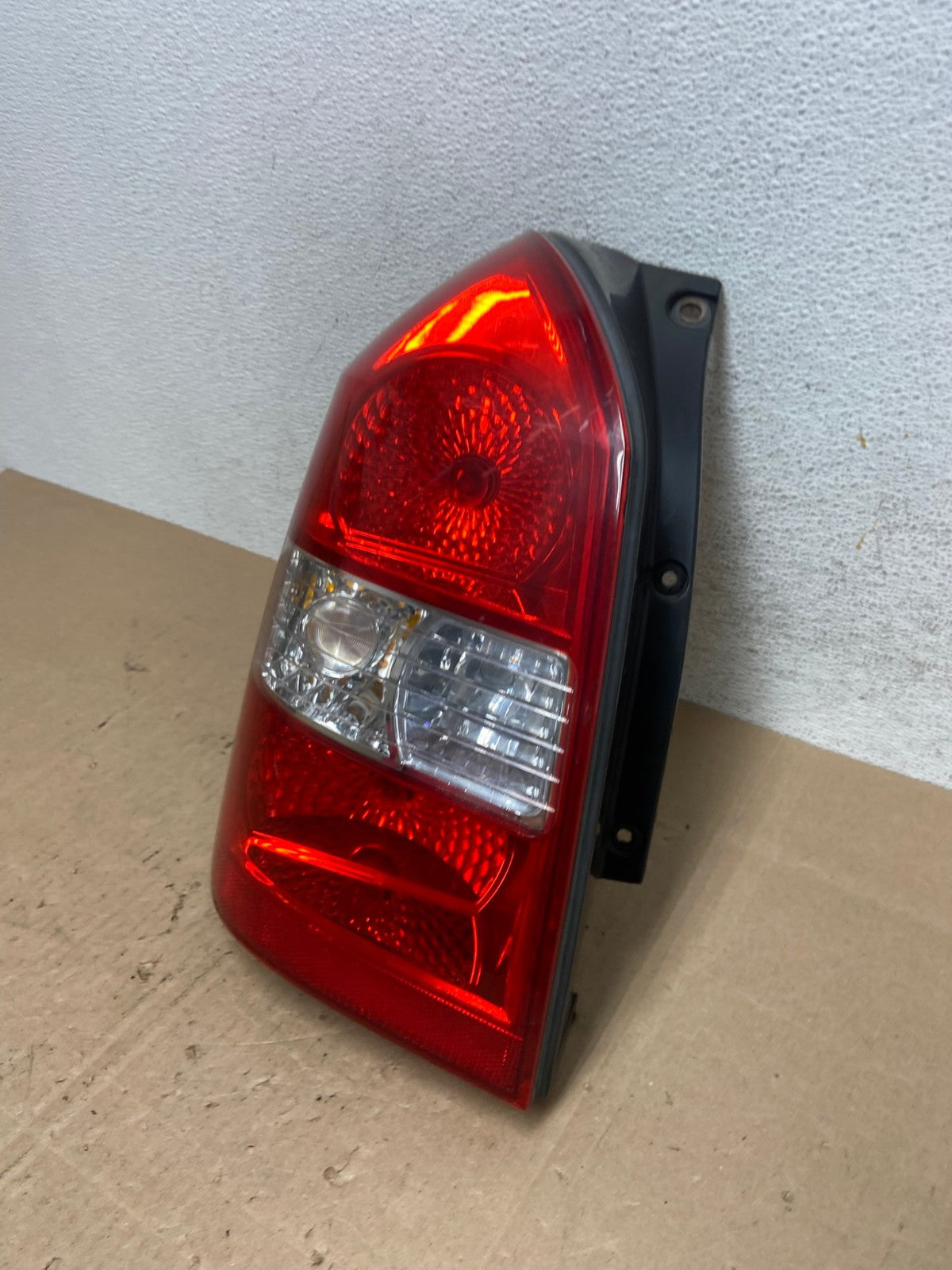 2005 to 2009 Hyundai Tucson Left Driver Lh Side Tail Light AE6083 LK1