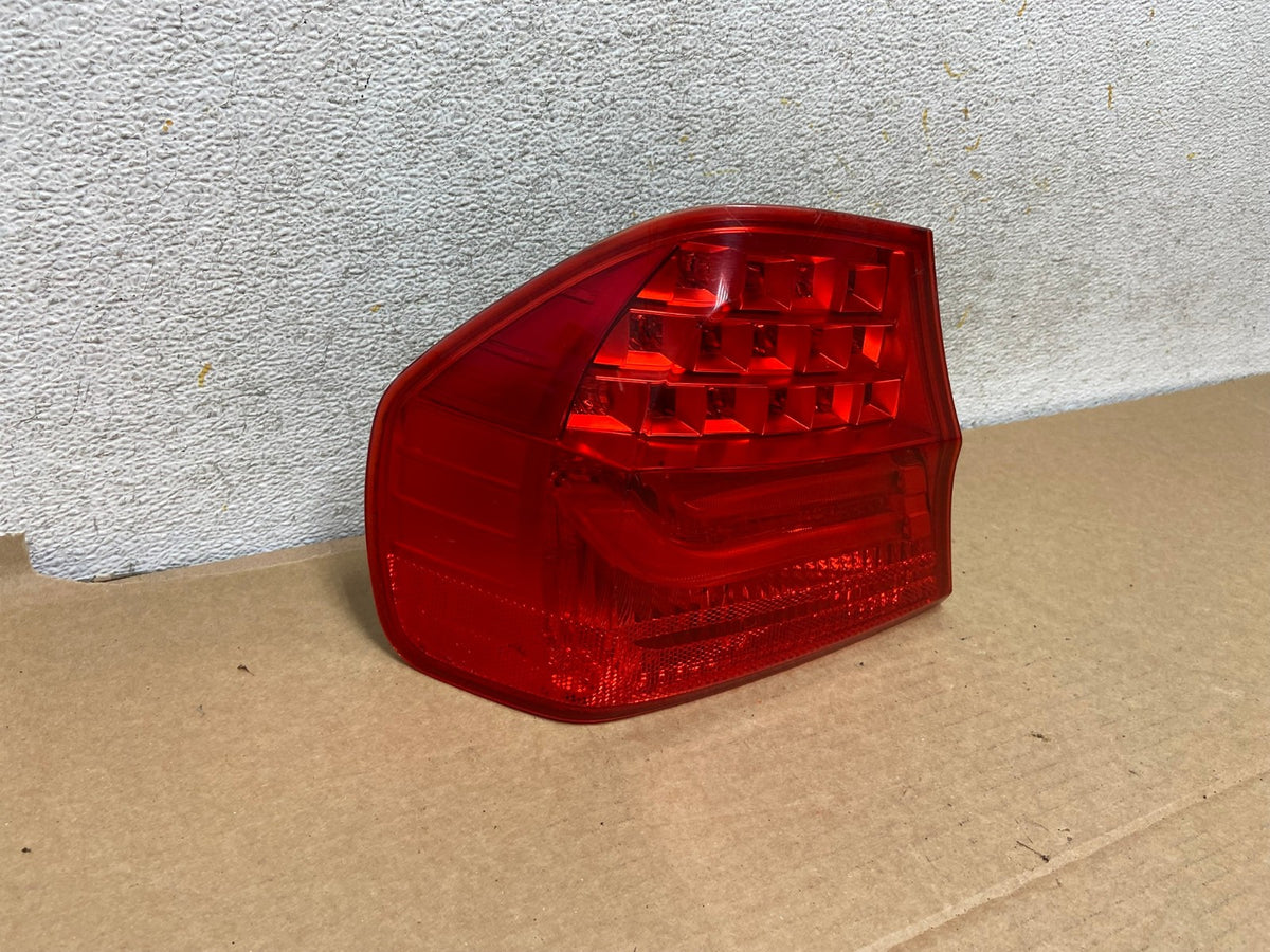 2009 2010 BMW 323i 325i 328i 335i 3 Series Left Driver Tail Light AH7743 LK1