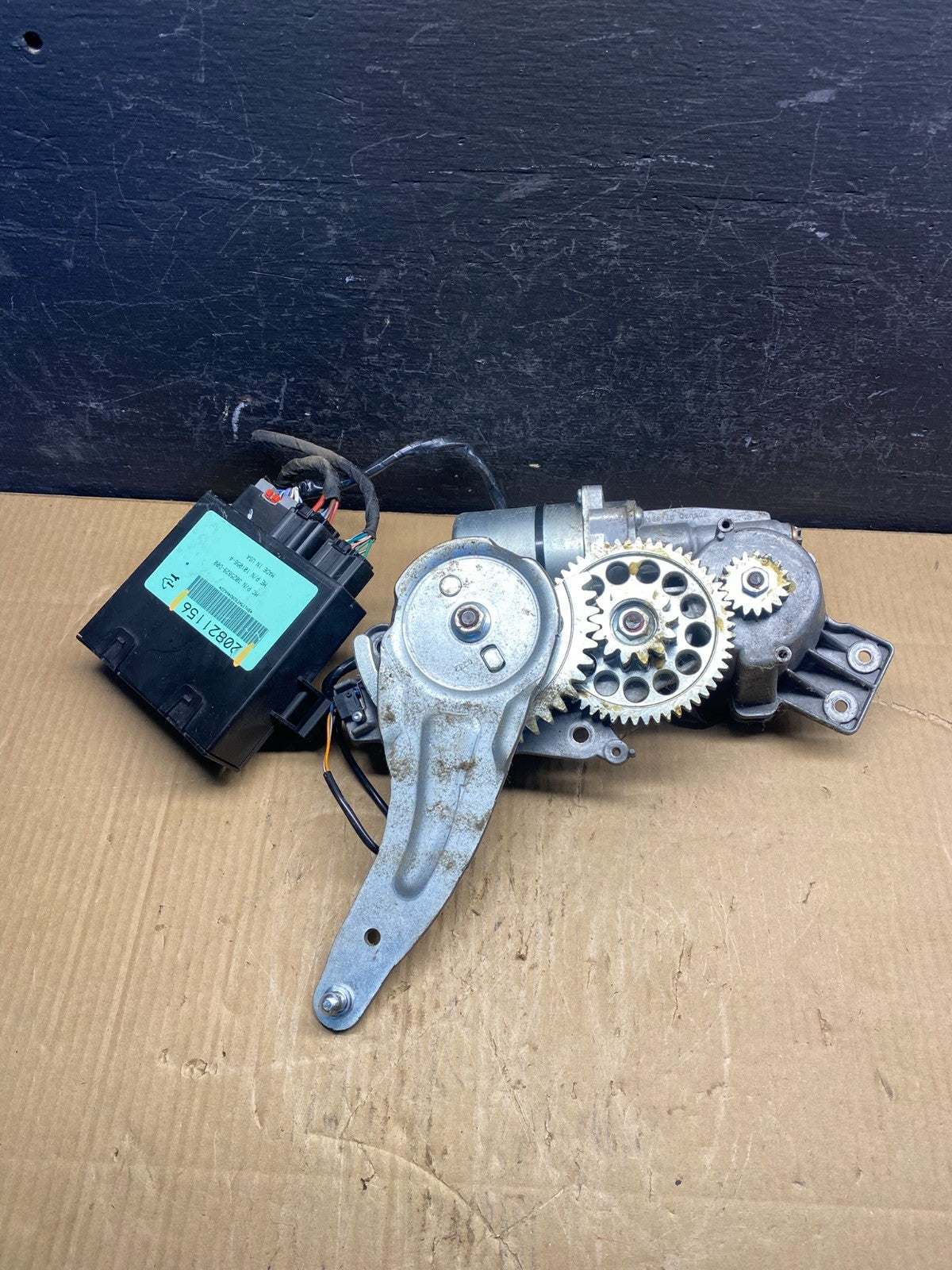 2009 2017 Acadia Enclave Escalade Suburban Liftgate Door Module Motor AD4911 DG3