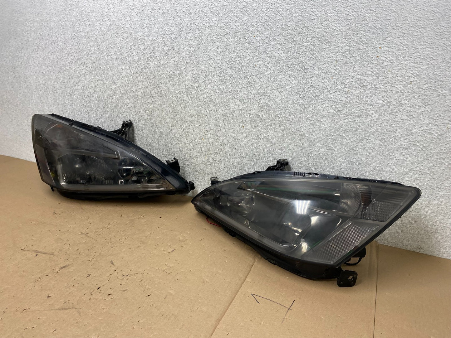 2003 - 2007 Honda Accord Left+Right Set Halogen Headlights AG4310 DG1