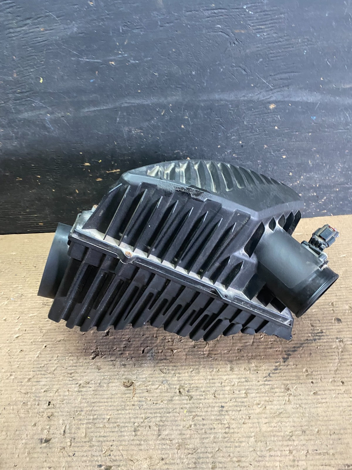 2018 to 2024 Buick Enclave Air Cleaner Filter Box Housing S3563 DG2