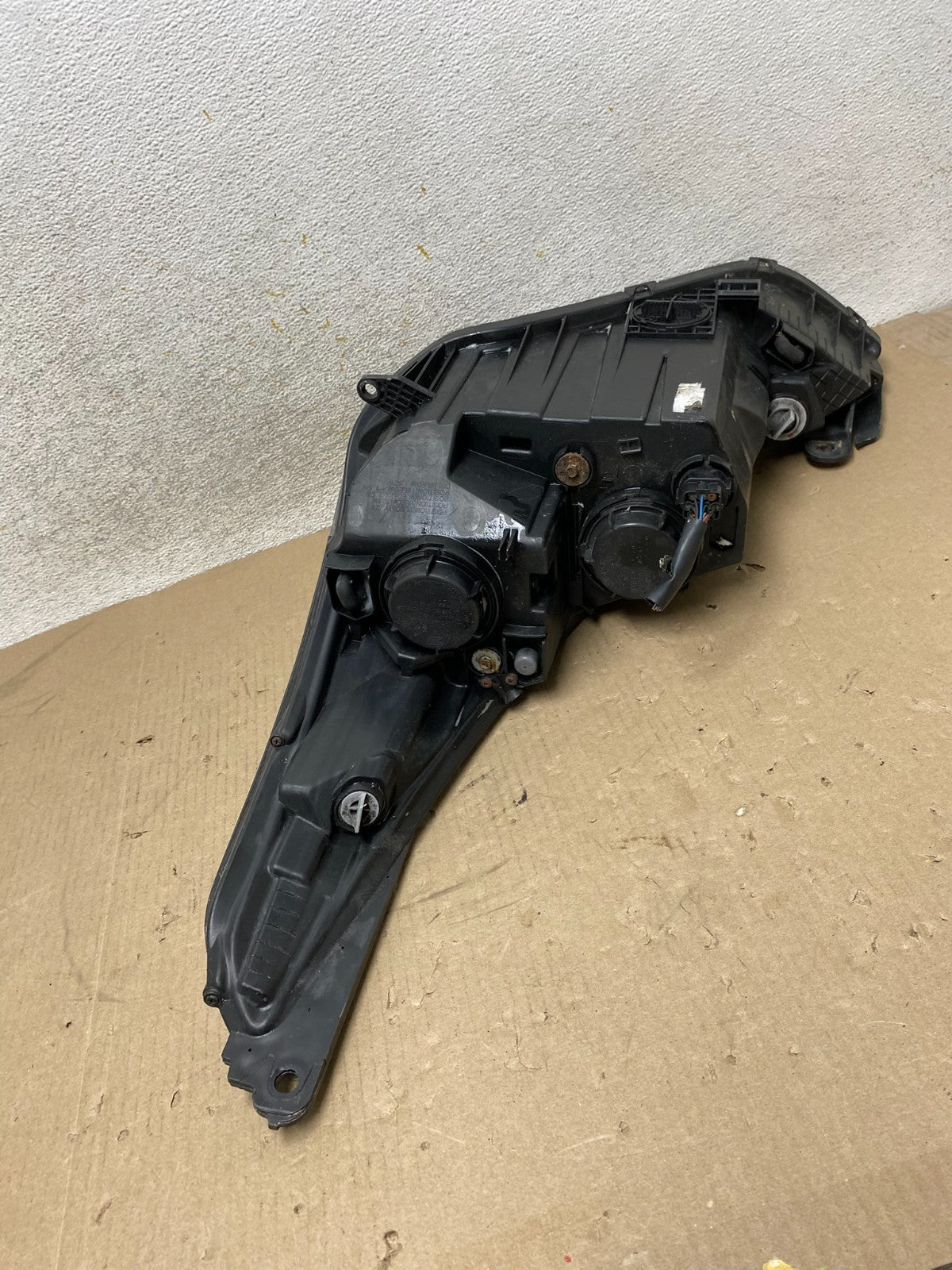 2012 - 2017 Hyundai Veloster Right Passenger RH Halogen Headlight AH6826 DW8