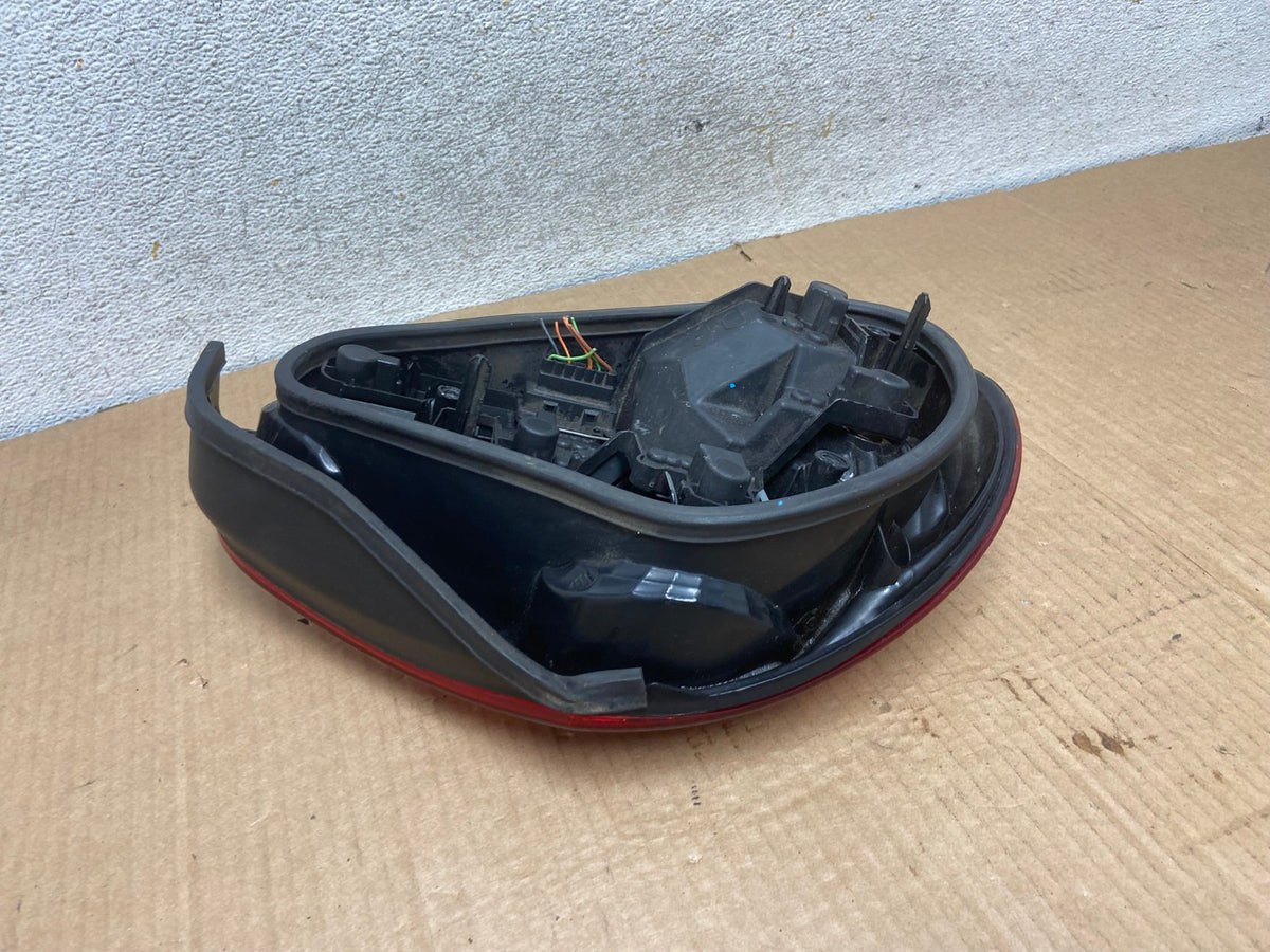 2001 to 2008 Jaguar X-Type Right Passenger RH Side Tail Light AI6943 LK6