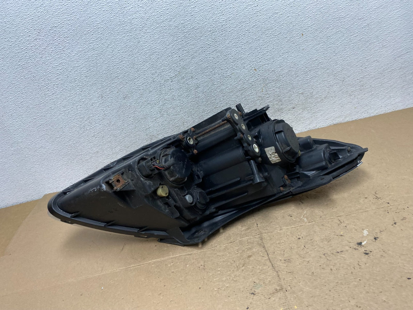 2007 to 2012 Hyundai Veracruz Left Driver LH Headlight Halogen AF5070 DW5