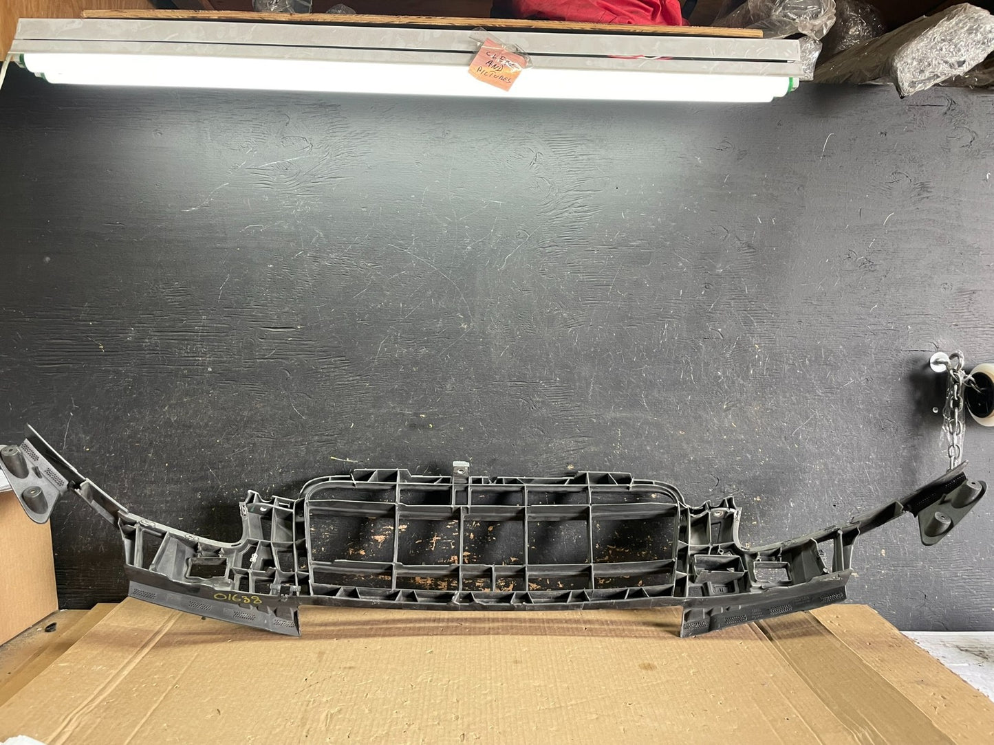 2009 2010 2011 Audi A6 Front Bumper Grille Bracket Retainer AB3055 DG3