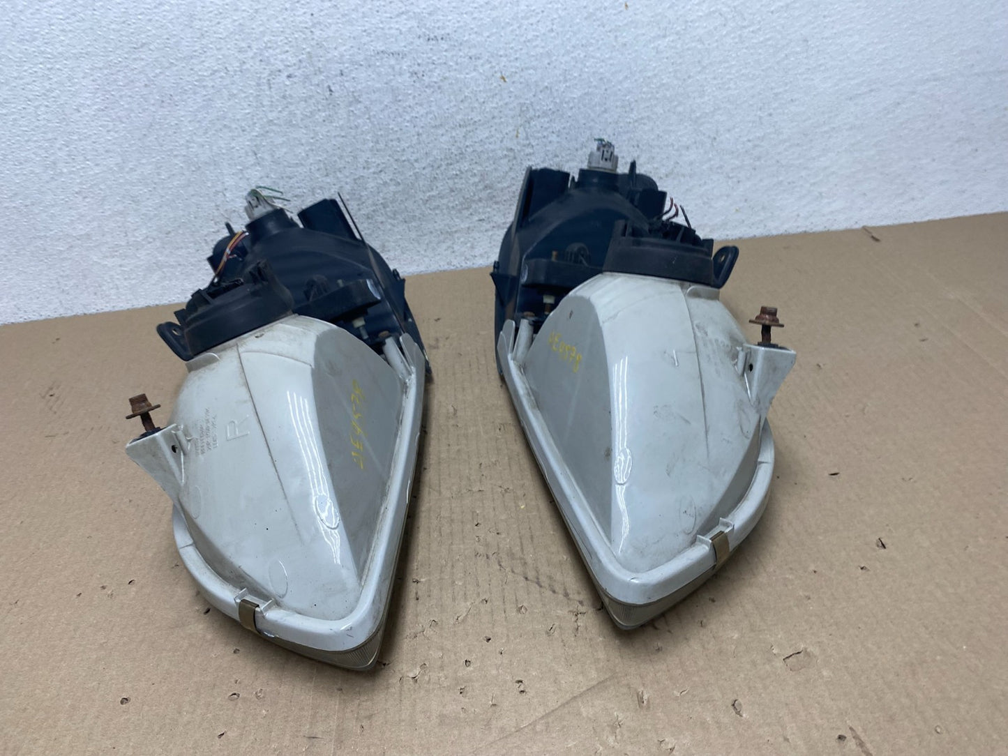 2001 2002 2003 Toyota Sienna Left+Right Side Set Headlights Halogen AE9578 DW9